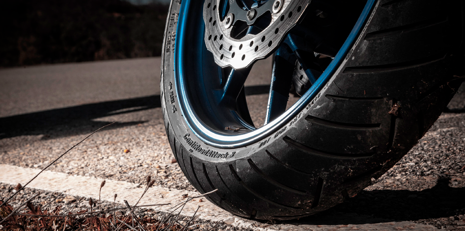11 consejos para alargar la vida del neumático de moto